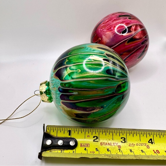 Pair of Marble Inside-Drip Painted Christmas Tree Glass Ball Ornaments - Picture 10 of 10